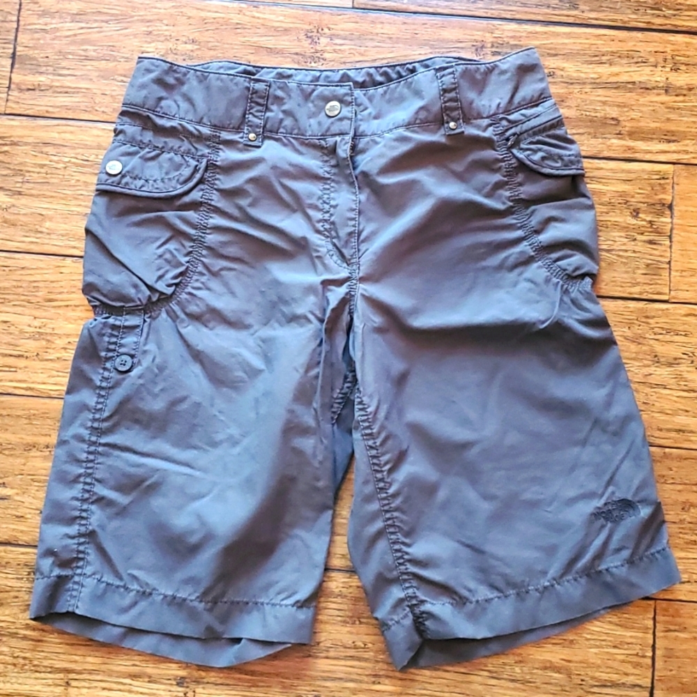 North Face hiking shorts w/ hidden pockets, sz 8